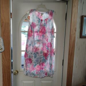 New Lorraine White Flowered Nightgown Women's Size M